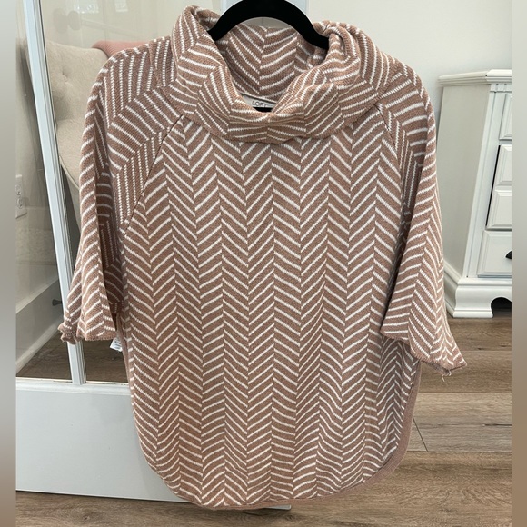 LOFT Sweaters - Loft Poncho Sweater